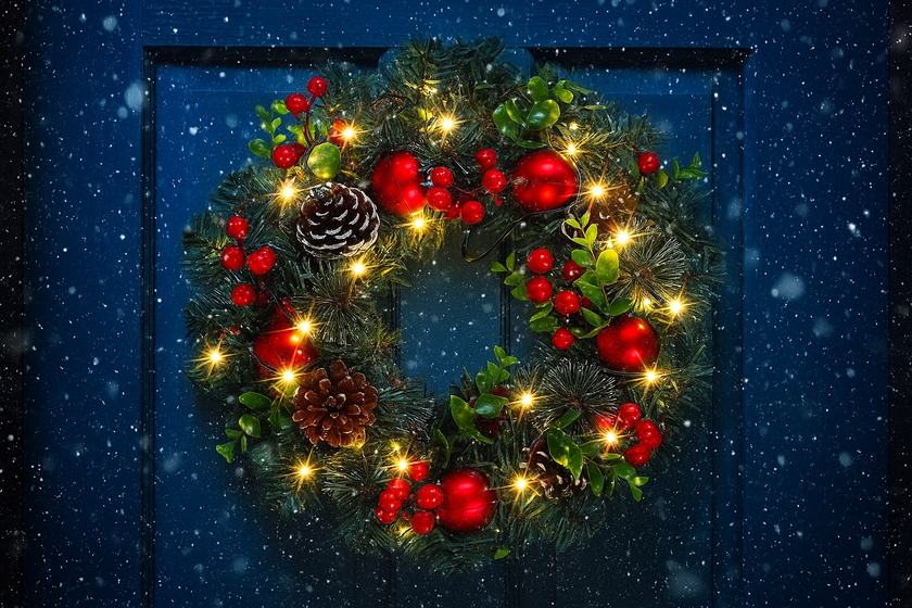 Winter Glow Wreath